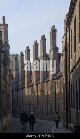 Hauteur des cheminées Tudor le long de la Trinity Lane, Cambridge, Angleterre Banque D'Images