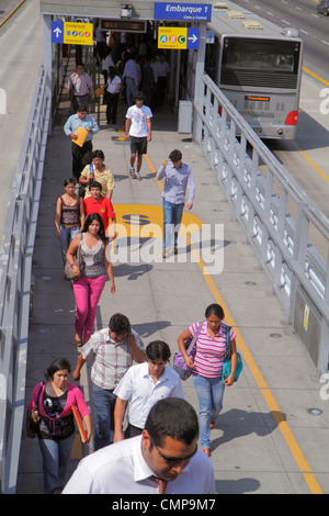 Lima Pérou,San Isidro,Paseo de la Republica,Canaval y Moreyra Estacion,gare,Metropolitano bus Line,transport en commun,Hispanic Latin Latino ethni Banque D'Images