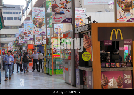 Lima Peru,Real Plaza,centre commercial piétonnier,Food court plaza,shopping shopper shoppers magasins marché marchés achats vente, magasin de détail stor Banque D'Images