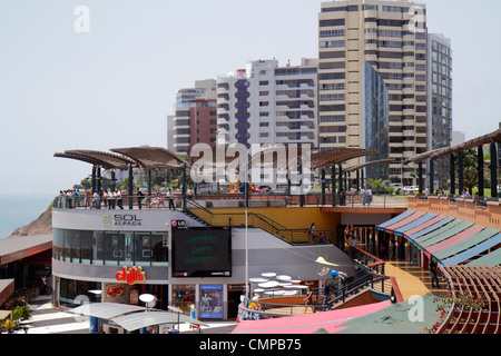 Lima Peru,Miraflores,Malecon de la Reserva,quartier haut de gamme,bord de mer,Larcomar,shopping shopper shoppers magasins marché marché bu Banque D'Images