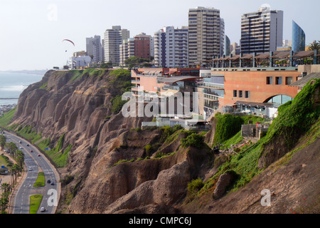 Lima Peru,Miraflores,Malecon de la Reserva,Larcomar,shopping shopper shoppers magasins marché marchés achats vente, magasins de détail Banque D'Images