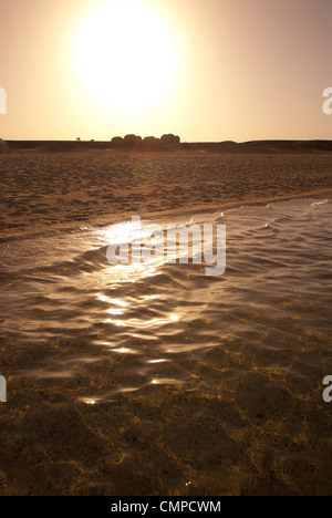 Plage au coucher du soleil de la Mer Rouge Egypte Marsa Alam Banque D'Images