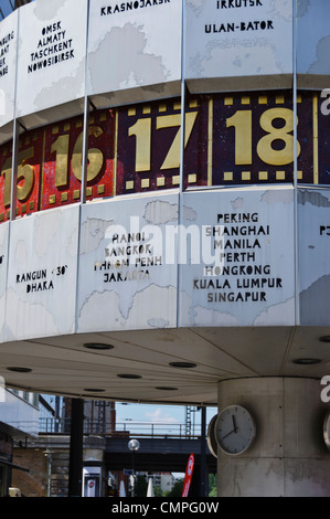 Urania Weltzeituhr Worldtime - Réveil - Alexanderplatz, Berlin, Germany, Europe Banque D'Images