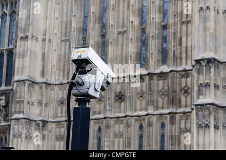 Une caméra de surveillance à l'extérieur de la Maison du Parlement à Londres, Royaume-Uni Banque D'Images