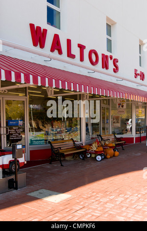 Le Centre des Visiteurs du Walmart à Bentonville, Arkansas se trouve dans Walton 5&10 magasin populaire. Banque D'Images