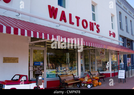 Le Centre des Visiteurs du Walmart à Bentonville, Arkansas se trouve dans Walton 5&10 magasin populaire. Banque D'Images