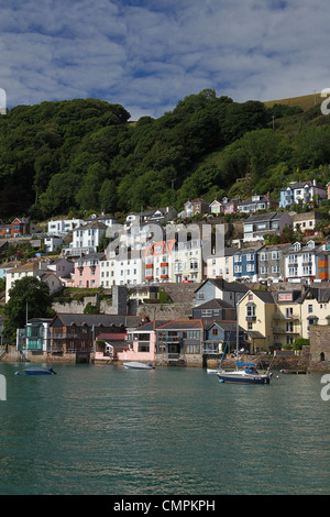 Cher et des propriétés du secteur riverain sur la rivière Dart à Dartmouth, Devon, England, UK Banque D'Images