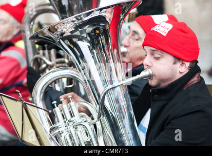 Tuba Noël, la Cathédrale St Paul, à Londres. Un événement de charité annuel de Noël. Banque D'Images