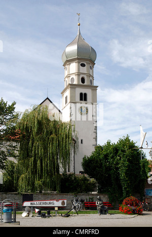 Église paroissiale Saint Georg de Wasserburg au lac de Constance. Banque D'Images