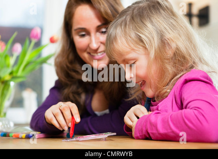 Jeune fille et la maman Banque D'Images