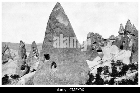 1919 Ürgüp Nevşehir Province Burgut Kalesi Turquie Anatolie centrale. Cappadocia cave Banque D'Images