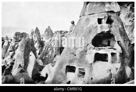 1919 Ürgüp Nevşehir Province Burgut Kalesi Turquie Anatolie centrale. Cappadocia cave Banque D'Images