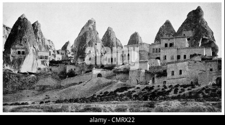 1919 Ürgüp Nevşehir Province Burgut Kalesi Turquie Anatolie centrale. Cappadocia cave Banque D'Images