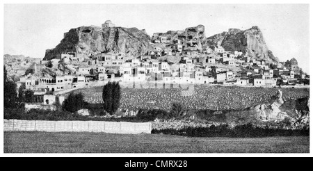 1919 Ürgüp Nevşehir Province Burgut Kalesi Turquie Anatolie centrale. Cappadocia cave Banque D'Images