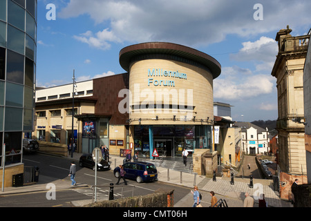 Le forum du millénaire de la ville de Derry le comté de Londonderry en Irlande du Nord au Royaume-Uni. Banque D'Images