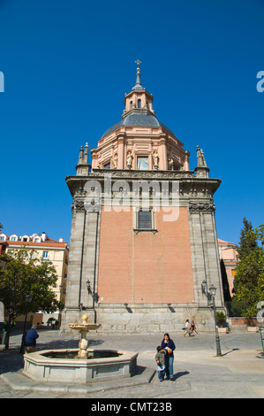 Iglesia San Pedro Capilla del Obispo church Plaza de la Puerta de Moros square quartier La Latina de Madrid Espagne Europe centrale Banque D'Images