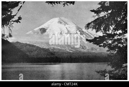 1924 Mont Saint Helens Washington majestueux avec vue sur le pic de Spirit Lake Banque D'Images