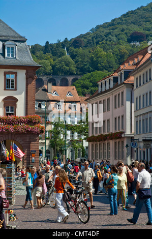 Heidelberg, Allemagne, Bade-wurtemberg - les gens et les touristes dans la place très fréquentée Banque D'Images