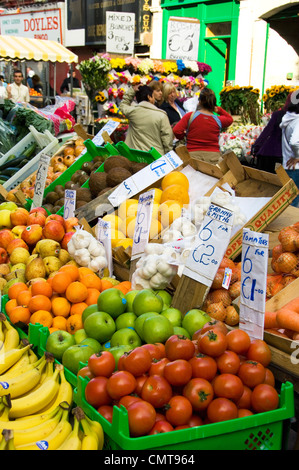 La célèbre rue Moore marché de fruits et légumes dans le centre-ville de Dublin, Irlande Banque D'Images