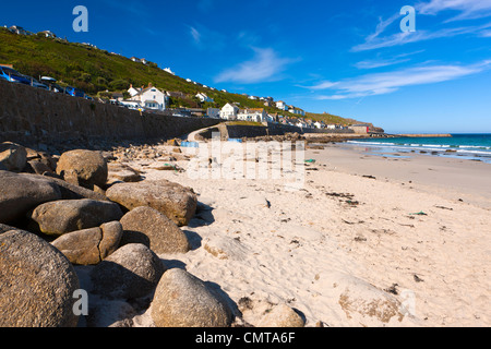 Vue sur Sennen Cove Penwith, péninsule, Cornwall, Angleterre, Royaume-Uni, Europe Banque D'Images