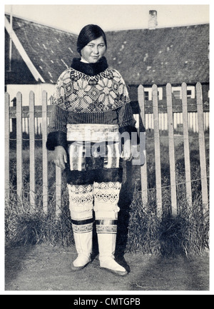 1925 Thule Eskimo Inuit Girl à Sisimiut Holsteinsborg, autrefois, une ville du centre-ouest du Groenland Banque D'Images