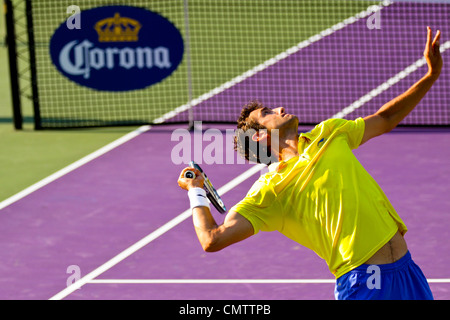Marin Cilic croate sert à Juan Martin Del Potro, de l'Argentine au jour 8 du Sony Ericsson Open à Crandon Park, FL. Banque D'Images