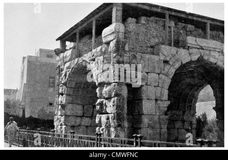 1925 L'Arc de Marc Aurèle Tripoli ruine romaine Banque D'Images