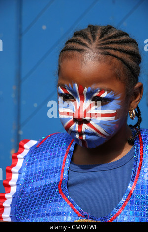 Les membres de la communauté indienne de l'Ouest laisse le carnaval de Notting Hill annuel, qui a eu lieu dans les rues de Notting Hill, Londres, Angleterre Banque D'Images