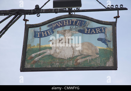 Le White Hart vieille enseigne de pub, Nayland, Suffolk, Angleterre Banque D'Images