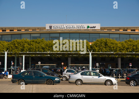 La gare Santa Justa de Séville Andalousie Espagne extérieur Banque D'Images