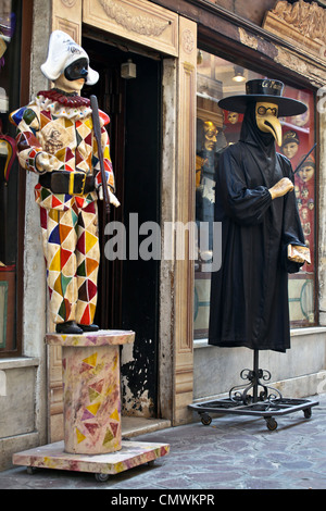 Les ventes de costumes de carnaval à Venise, Vénétie, Italie Banque D'Images