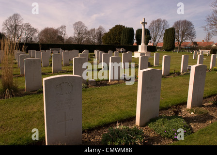 Des tombes de guerre, Ann's Hill Cemetery, Gosport, Hampshire, Royaume-Uni. Banque D'Images