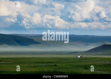 Paysage du Grand Lac Blanc (Terkhiin Tsagaan Nuur), la Mongolie Banque D'Images