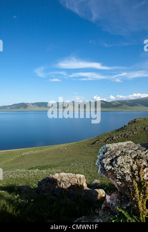 Paysage du Grand Lac Blanc (Terkhiin Tsagaan Nuur), la Mongolie Banque D'Images