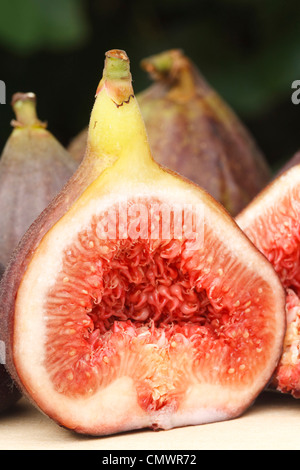 Libre de fig fraîchement coupé, idéal pour dépeindre la saine alimentation ou produits biologiques Banque D'Images