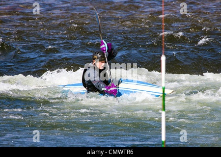 Course de slalom de kayak, de l'Arkansas River, Salida, Colorado, USA Banque D'Images