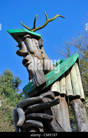 'Ancien Forester II', une sculpture de David Kemp, 1995. Grizedale Forest Park, Parc National de Lake District, Cumbria. Banque D'Images