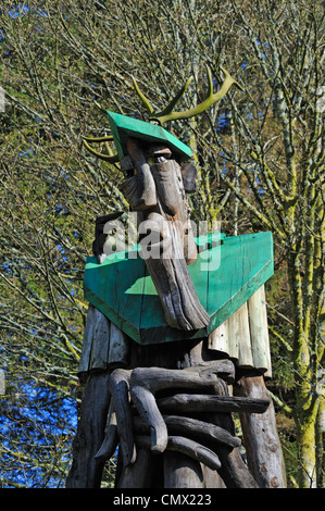 'Ancien Forester II', une sculpture de David Kemp, 1995. Grizedale Forest Park, Parc National de Lake District, Cumbria. Banque D'Images