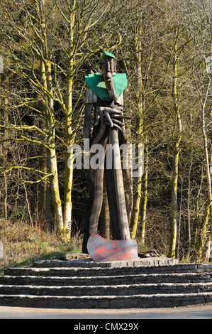 'Ancien Forester II', une sculpture de David Kemp, 1995. Grizedale Forest Park, Parc National de Lake District, Cumbria. Banque D'Images