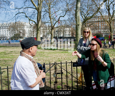 Un argument à Speakers Corner à Londres. Banque D'Images