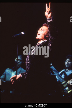 ENGELBERT HUMPERDINCK (Gerry Dorsey) UK singer en février 1998. Banque D'Images