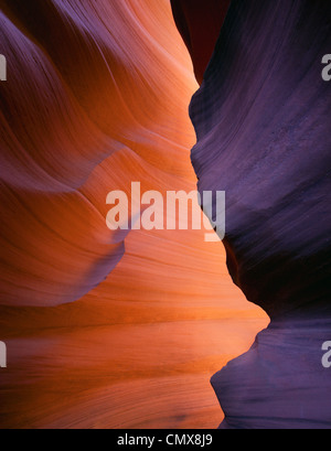 La lumière brille au Lower Antelope Canyon, Page, Arizona Banque D'Images