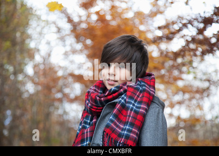 Allemagne, Huglfing, Boy smiling, portrait Banque D'Images