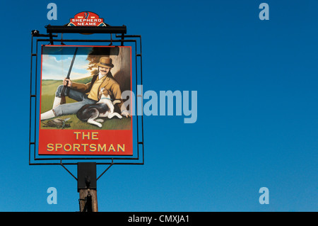 Le panneau de l'étoilé Michelin Sportsman public house et restaurant à Seasalter près de Whitstable, dans le Kent. Banque D'Images