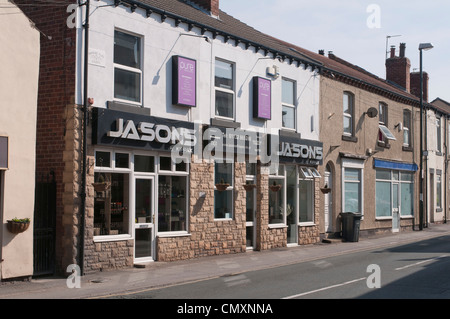 Kippax High Street ; entreprises Banque D'Images