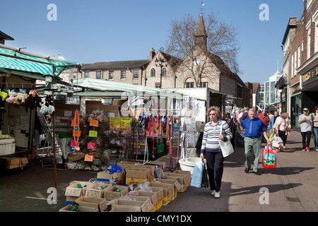 Une vue sur le marché, le centre-ville de Bury St Edmunds, Suffolk, UK Banque D'Images