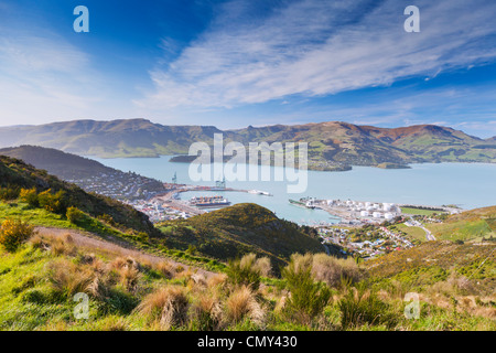 Port de Lyttelton Lyttelton Harbour et à plus de Diamond Harbour, à partir du Port Angeles, la péninsule de Banks, en Nouvelle-Zélande. Banque D'Images