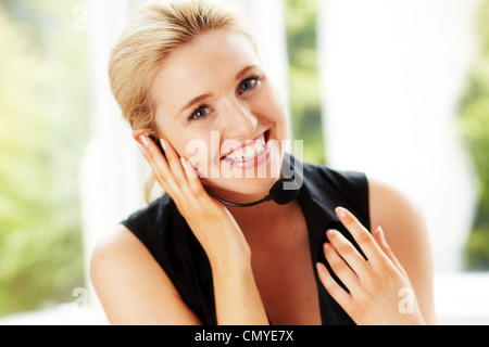 Girl in call center Banque D'Images