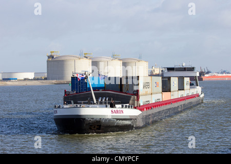 Navire entrant dans le port de Rotterdam Banque D'Images