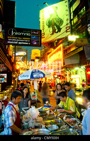 Bar dans la rue, Soi Cowboy, red light district, Bangkok, Thaïlande Banque D'Images